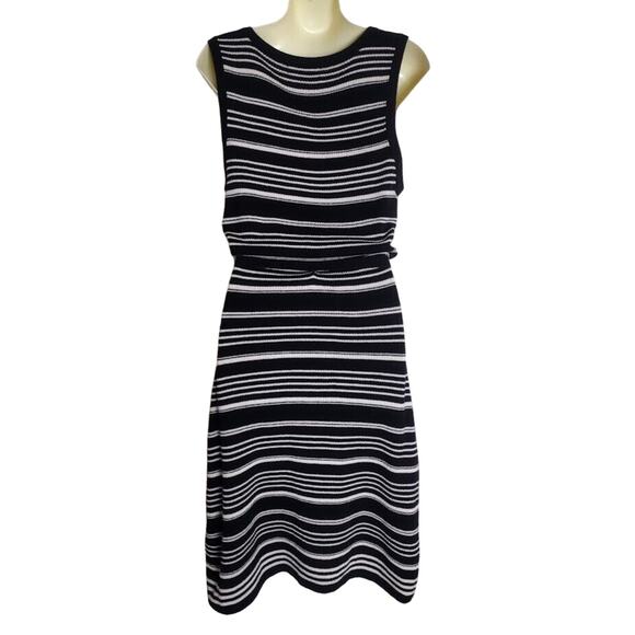 Banana Republic Factory, Striped Sleeveless Knit Dress w/Tie Belt, Sz M, Blk/Wht - Picture 4 of 6
